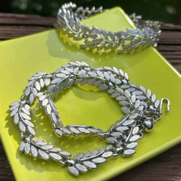 VTG CROWN TRIFARI Brushed Silver Leaf Link Bracelet Choker Necklace SET - Picture 3 of 9